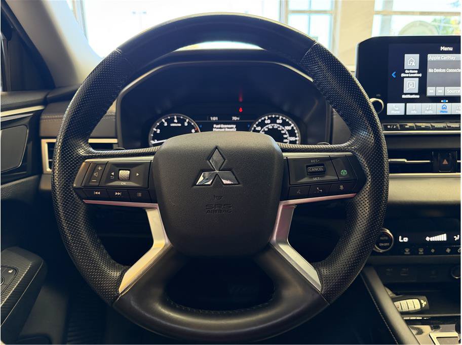 Used 2024 Mitsubishi Outlander FWD image 16