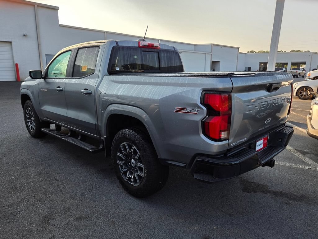 Used 2025 Chevrolet Colorado Z71 AWD/4WD image 7