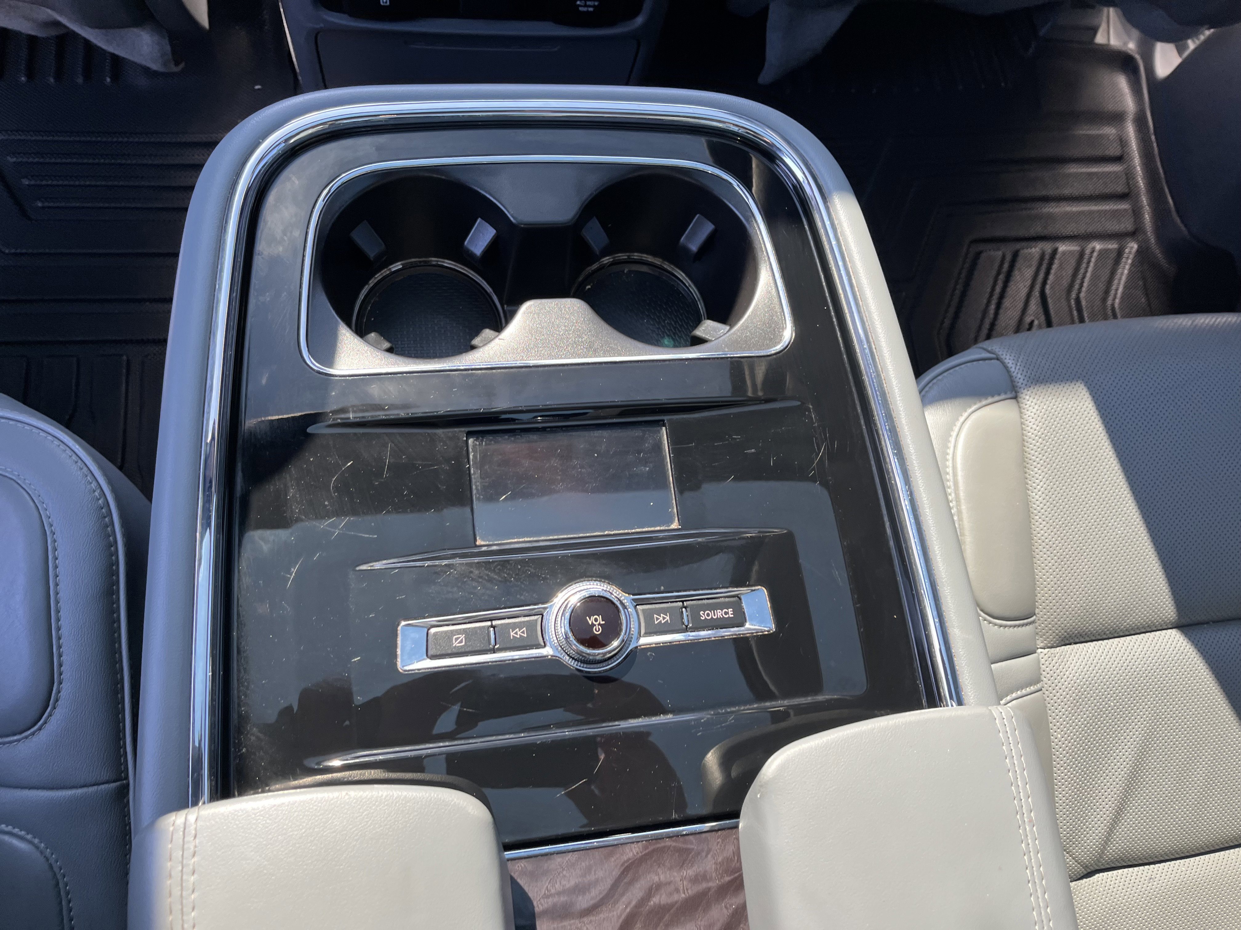 Used 2019 Lincoln Navigator Reserve image 25
