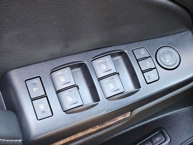 Used 2019 Chevrolet Suburban LT image 21