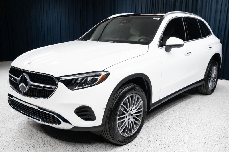 New 2027 Mercedes-Benz GLC 300 image 1