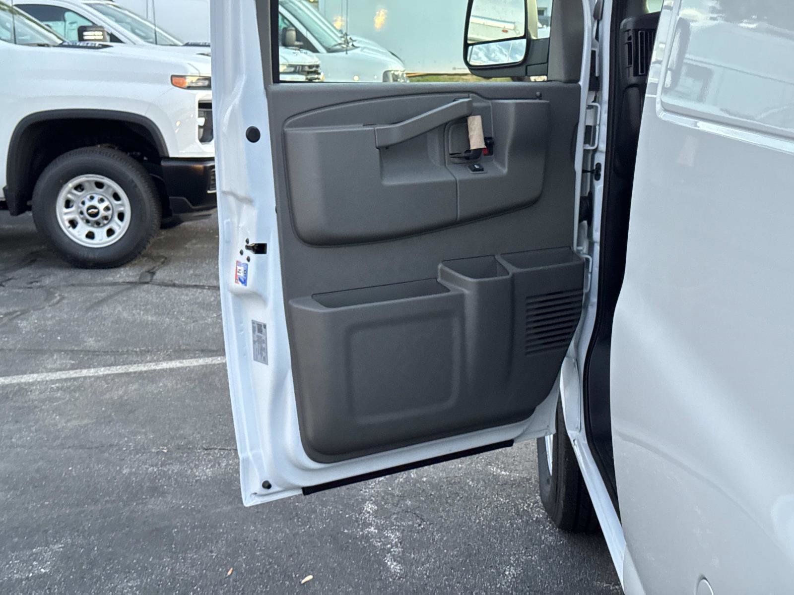 New 2026 Chevrolet Express 2500 w/ Driver Convenience Package RWD image 15