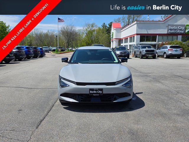 New 2025 Kia EV6 Wind image 2