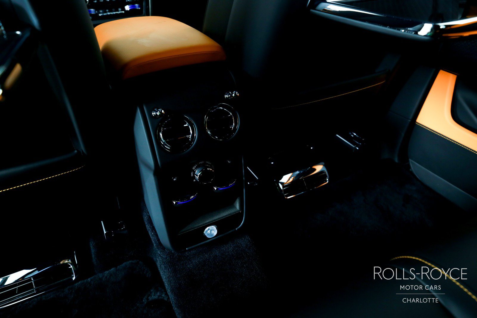 Used 2026 Rolls-Royce Cullinan Black Badge AWD/4WD image 21