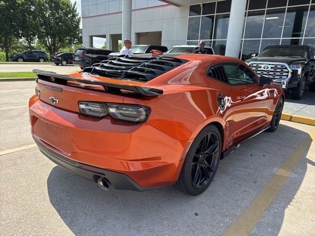 Used 2023 Chevrolet Camaro LT RWD image 7