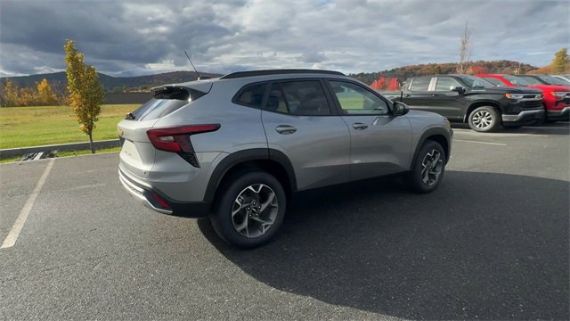 New 2026 Chevrolet Trax LT image 8