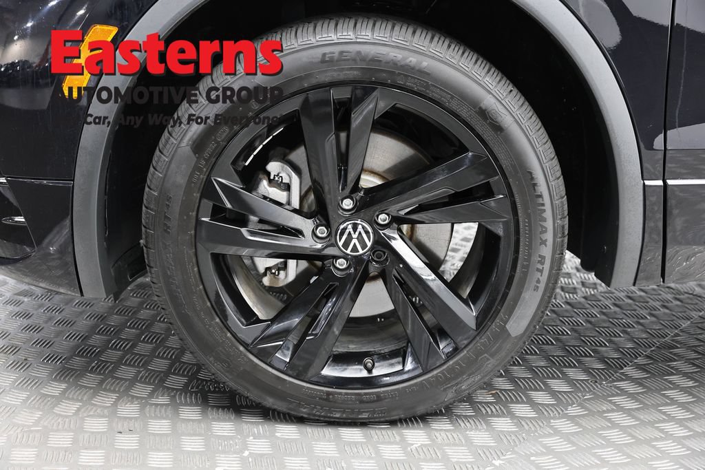 Used 2024 Volkswagen Tiguan SE R-Line AWD/4WD image 33