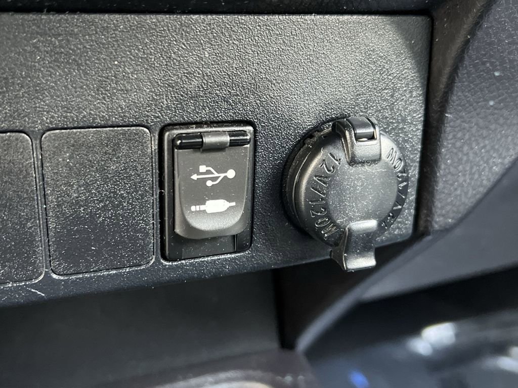 Used 2017 Toyota RAV4 Platinum image 35