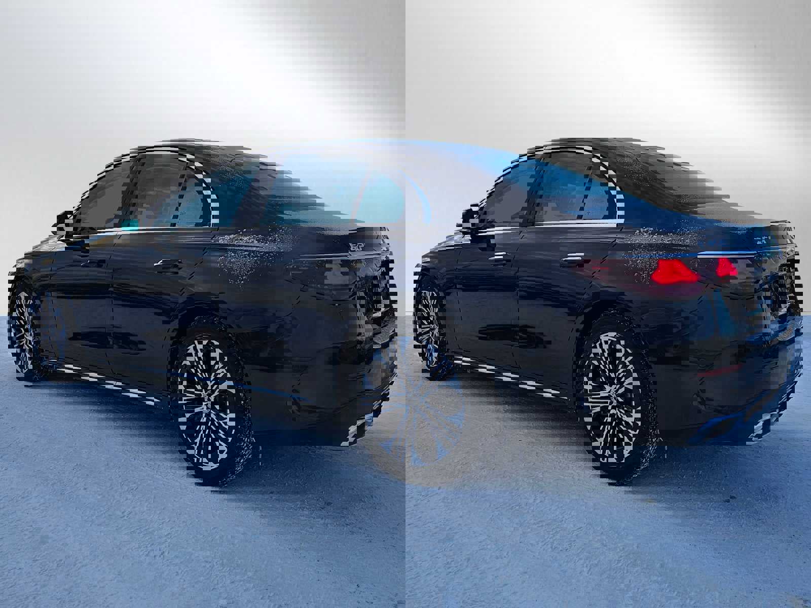 Used 2025 Mercedes-Benz E 450 4MATIC Sedan image 3