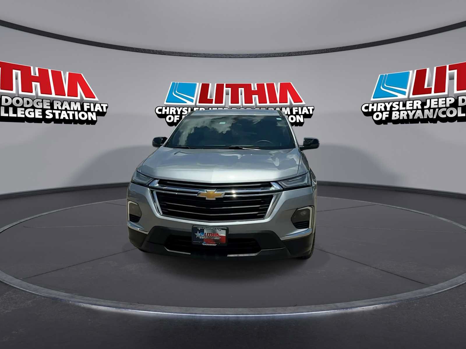 Used 2023 Chevrolet Traverse LS FWD image 3
