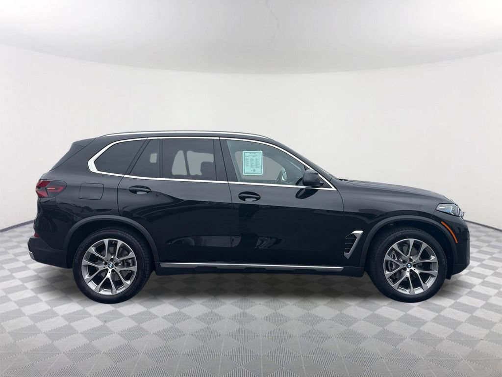Used 2026 BMW X5 xDrive40i w/ Premium Package AWD/4WD image 3