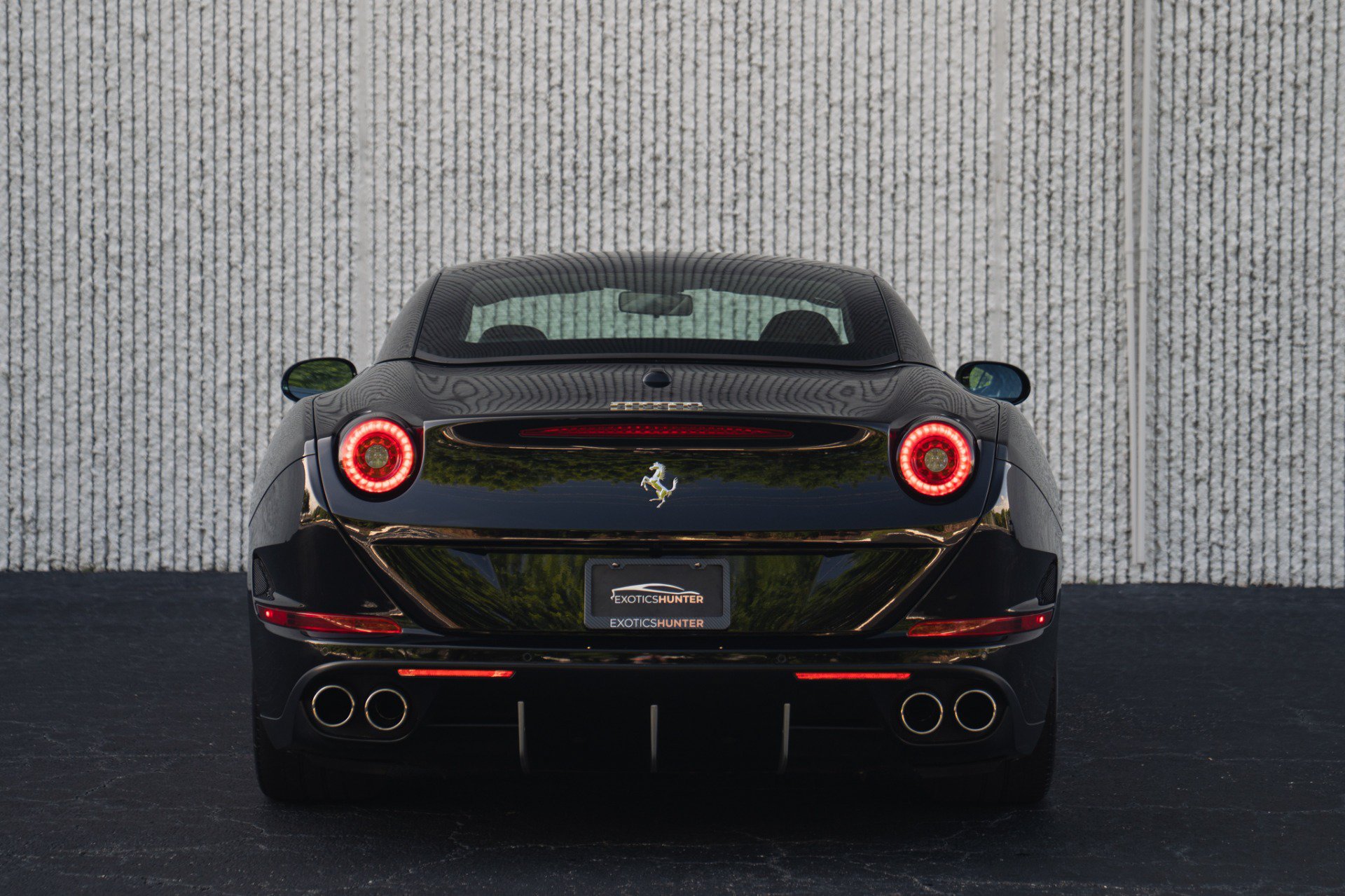 Used 2017 Ferrari California T RWD image 13