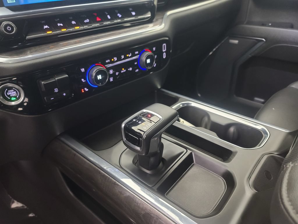Used 2024 Chevrolet Silverado 1500 LTZ AWD/4WD image 41