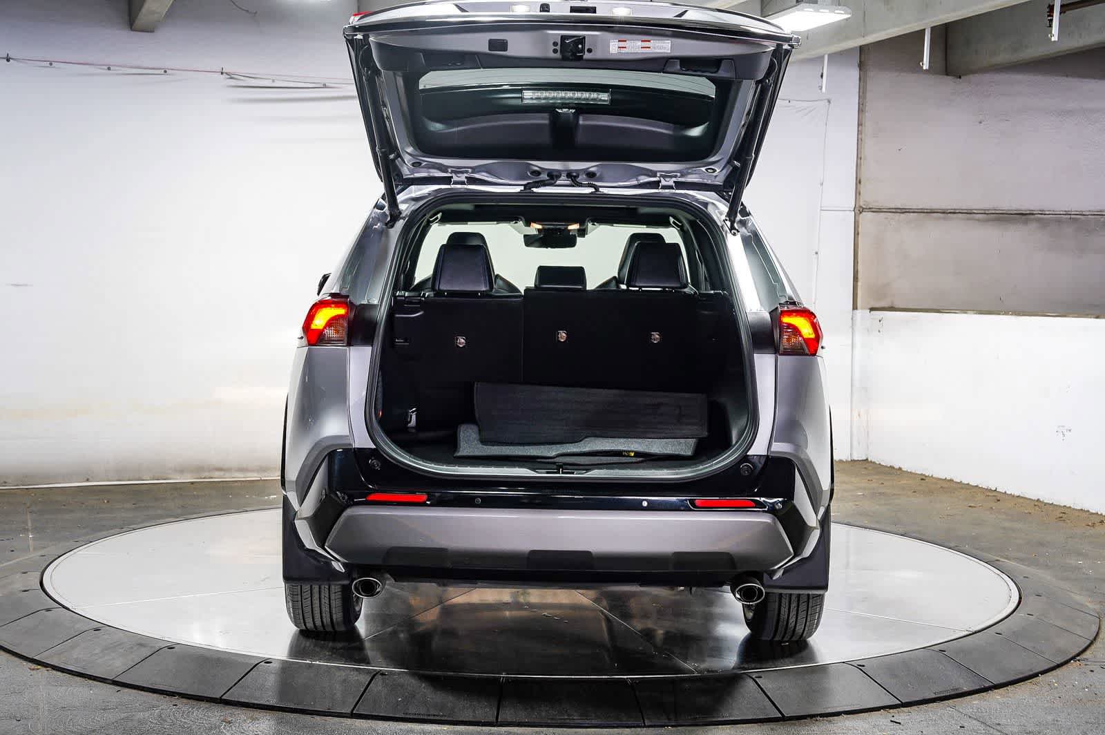 Certified 2020 Toyota RAV4 XSE AWD/4WD image 28
