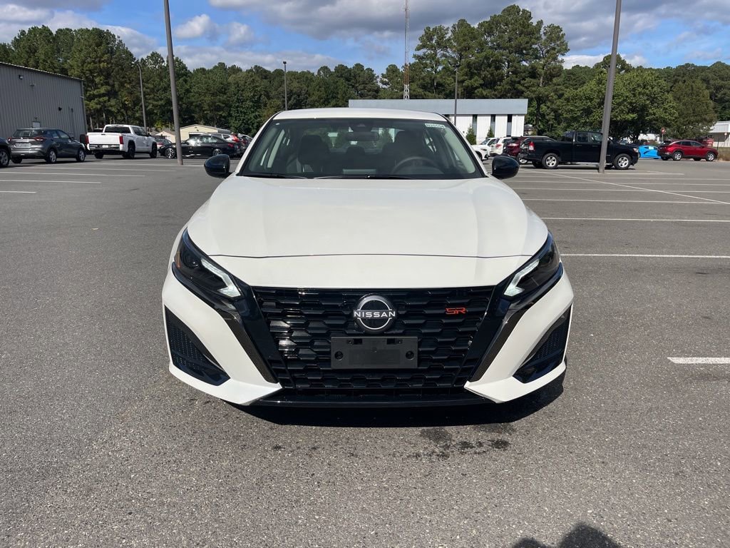 New 2025 Nissan Altima 2.5 SR image 3