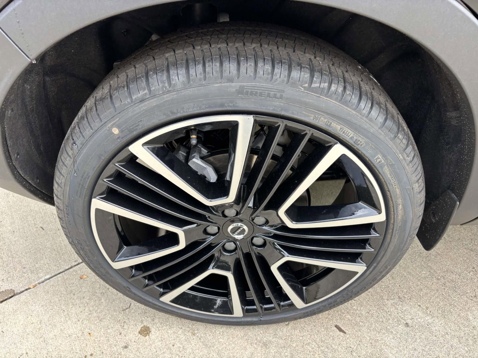 New 2026 Volvo XC40 B5 Ultra w/ Protection Package Premier image 10