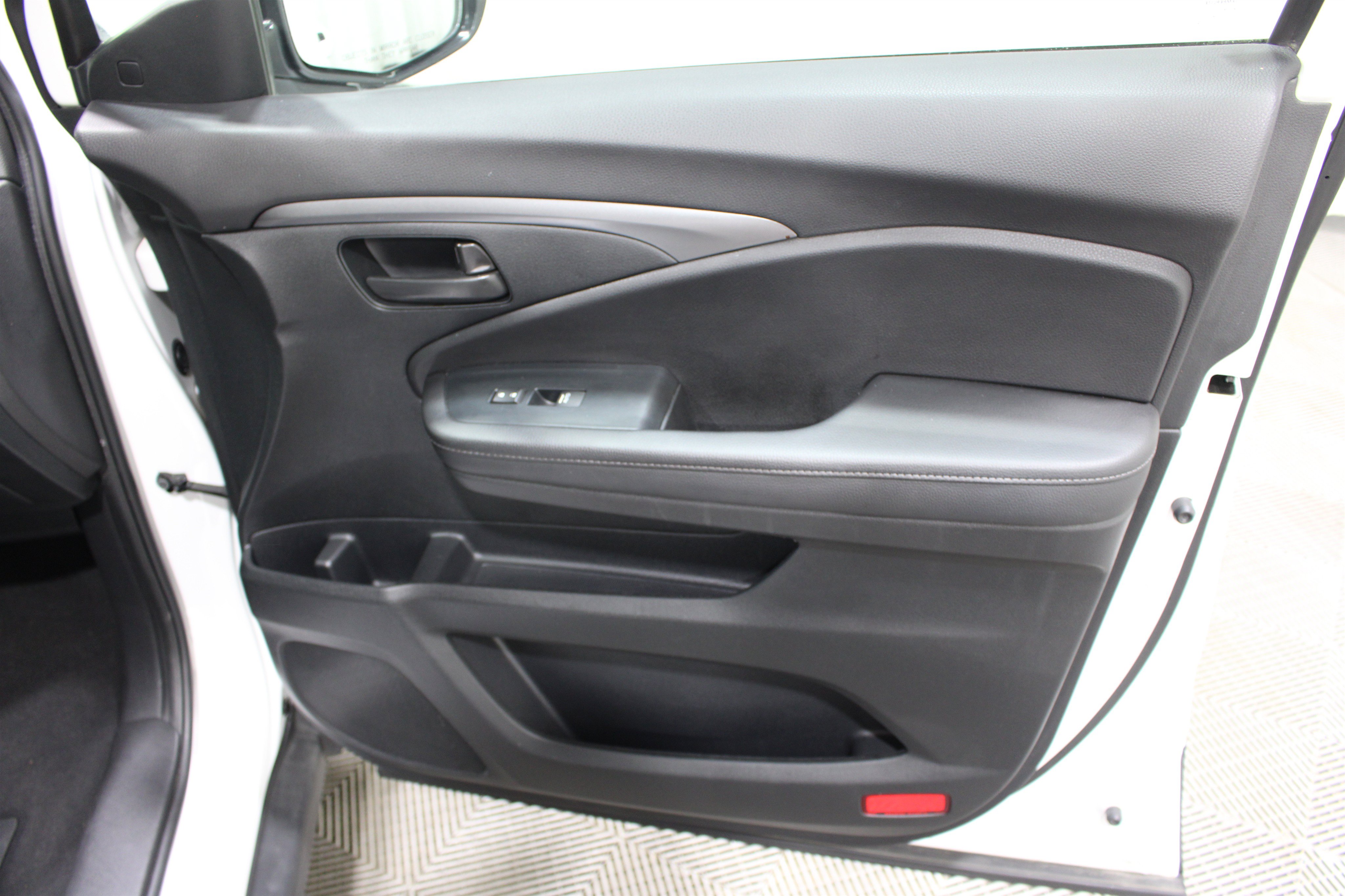 Used 2023 Honda Passport EX-L image 30