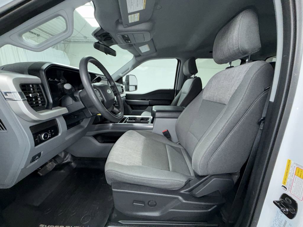 Used 2024 Ford F450 XLT w/ 360-Degree Camera Package AWD/4WD image 3