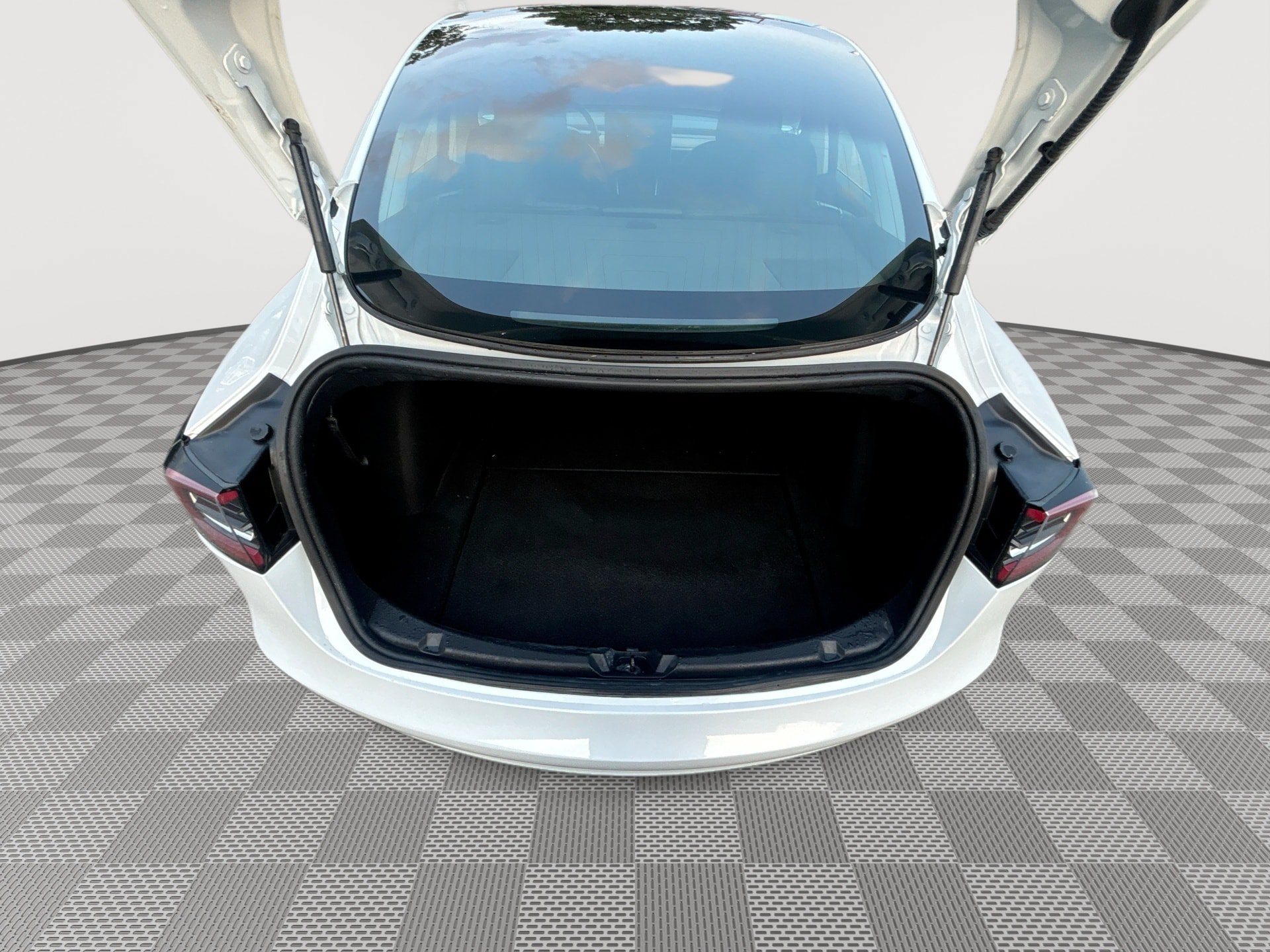 Used 2020 Tesla Model 3 Standard Range RWD image 21