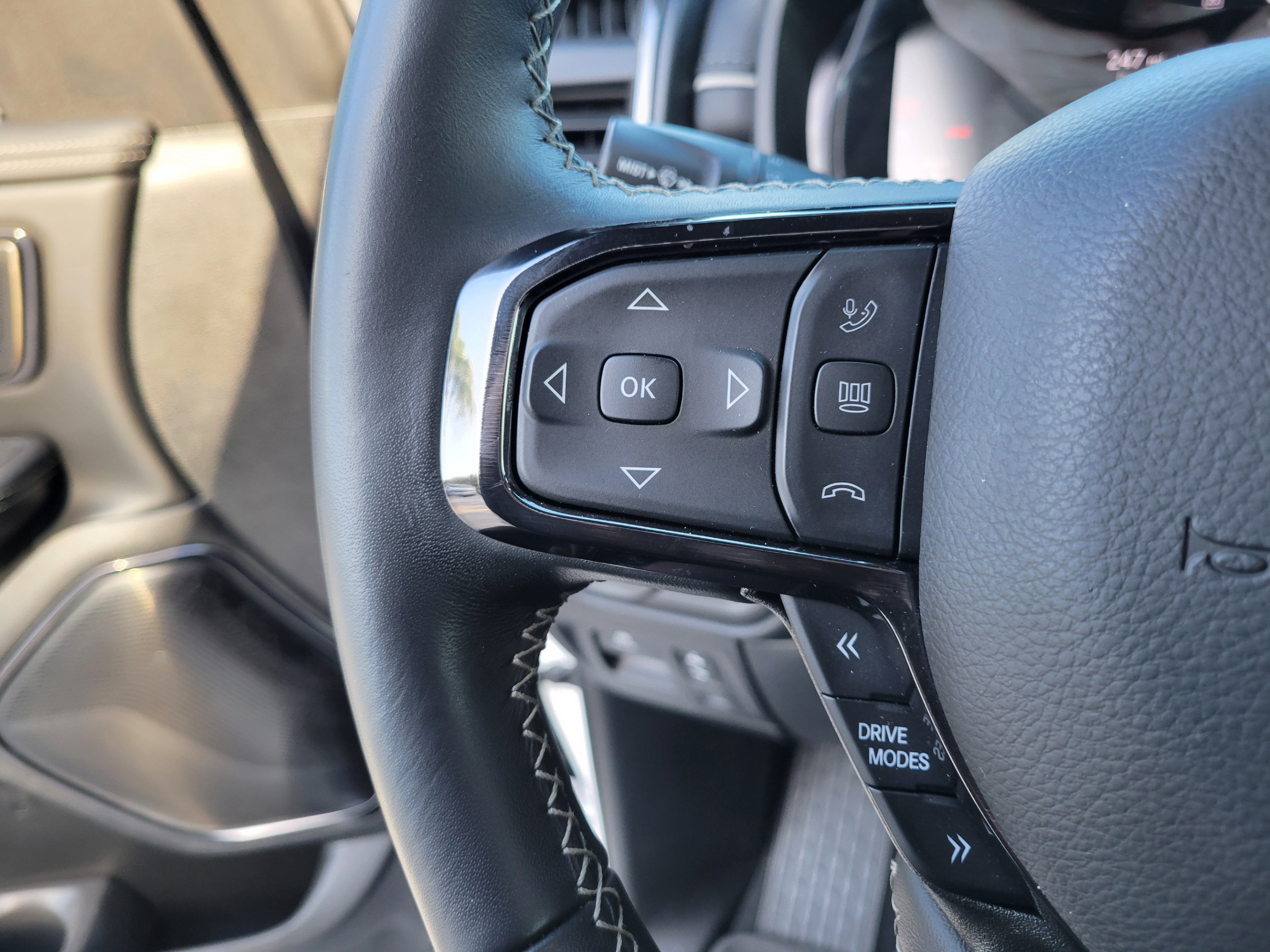 Used 2025 RAM 1500 Limited AWD/4WD image 25