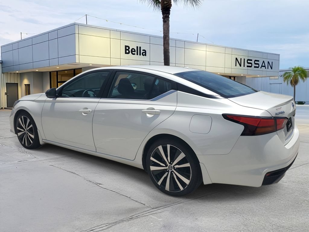Used 2019 Nissan Altima 2.5 SR w/ SR Premium Package FWD image 3