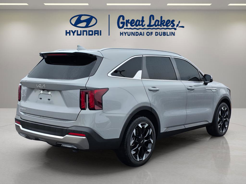 Used 2025 Kia Sorento EX w/ Panoramic Sunroof Package image 5
