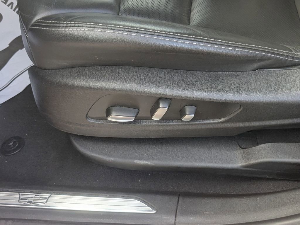 Used 2023 Cadillac XT5 Premium Luxury image 17