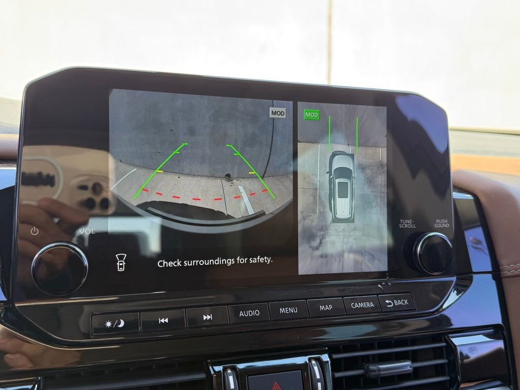 Used 2022 Nissan Pathfinder Platinum w/ Cargo Package image 10