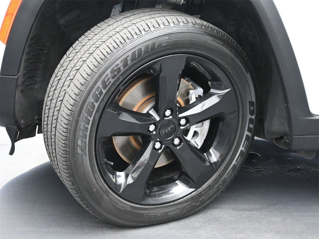 Used 2023 Jeep Grand Cherokee L Laredo image 24