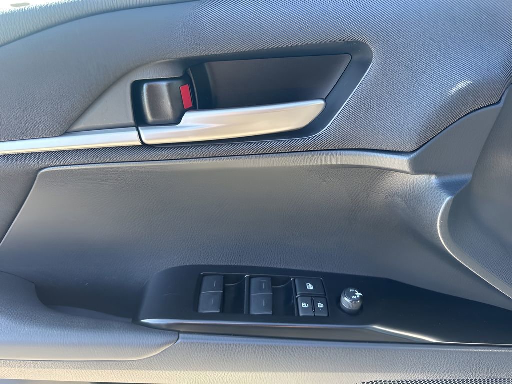 Used 2025 Toyota Camry LE image 23