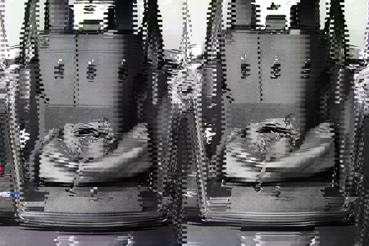 Used 2023 Jeep Wrangler Sahara AWD/4WD image 28