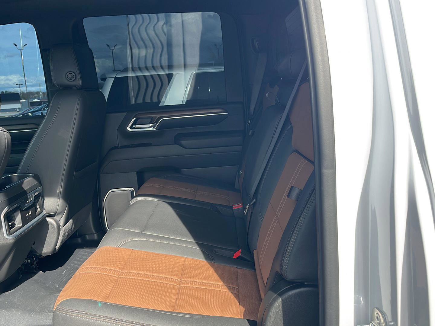 Used 2024 Chevrolet Silverado 2500 High Country w/ High Country Premium Package image 24