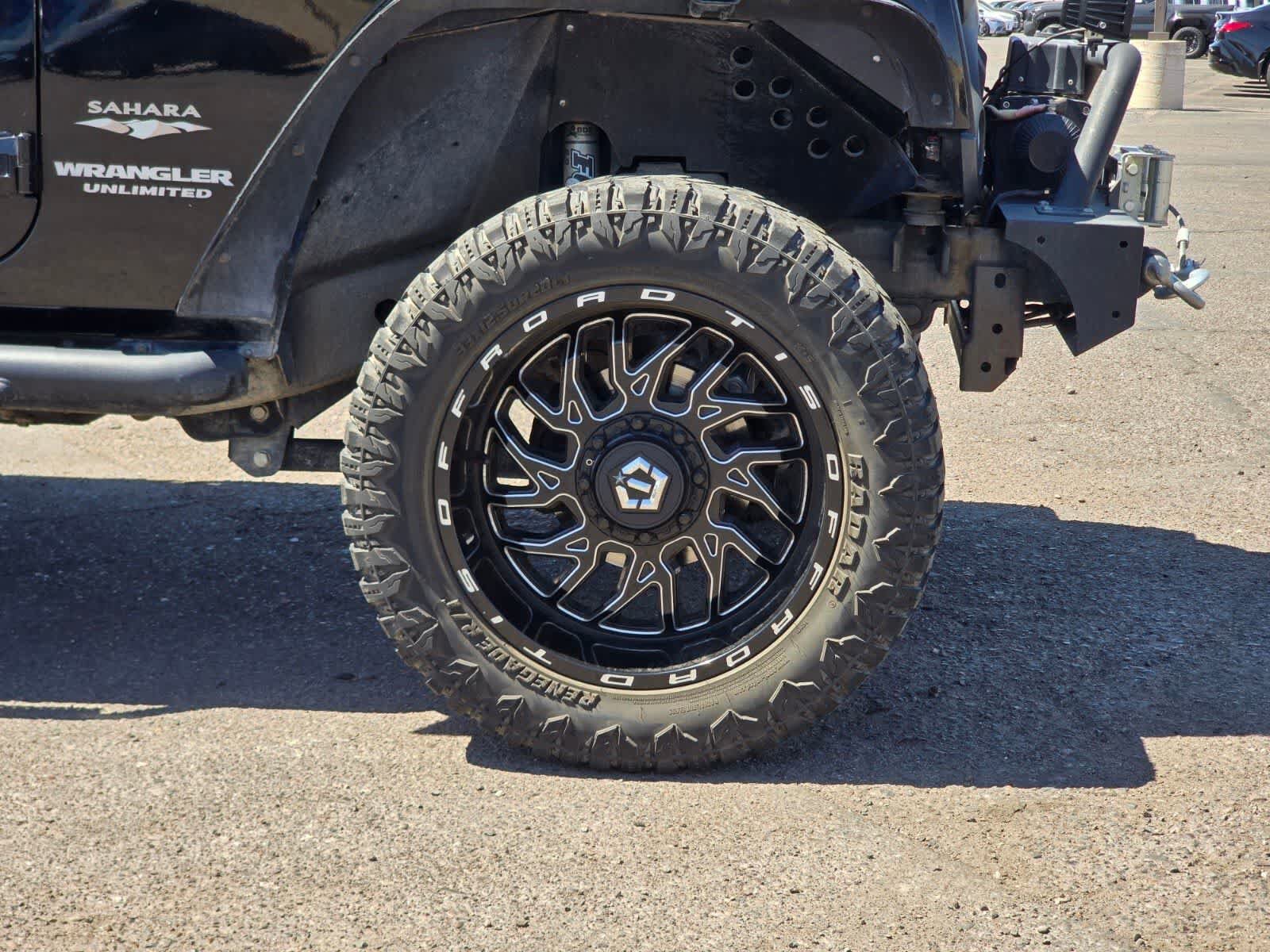 Used 2015 Jeep Wrangler Unlimited Sahara w/ Dual Top Group AWD/4WD image 10