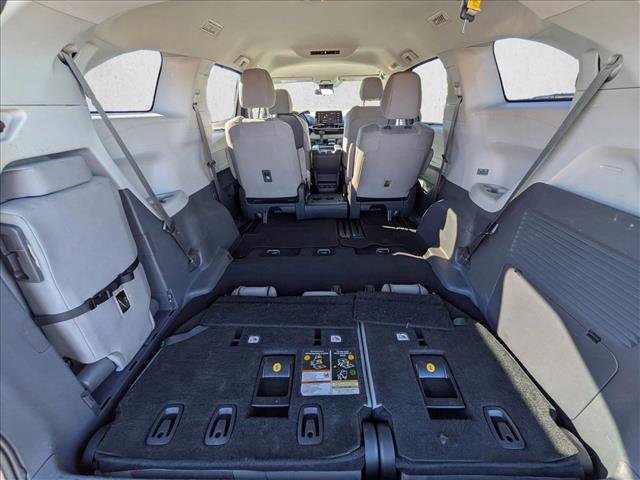 Used 2023 Toyota Sienna LE image 6