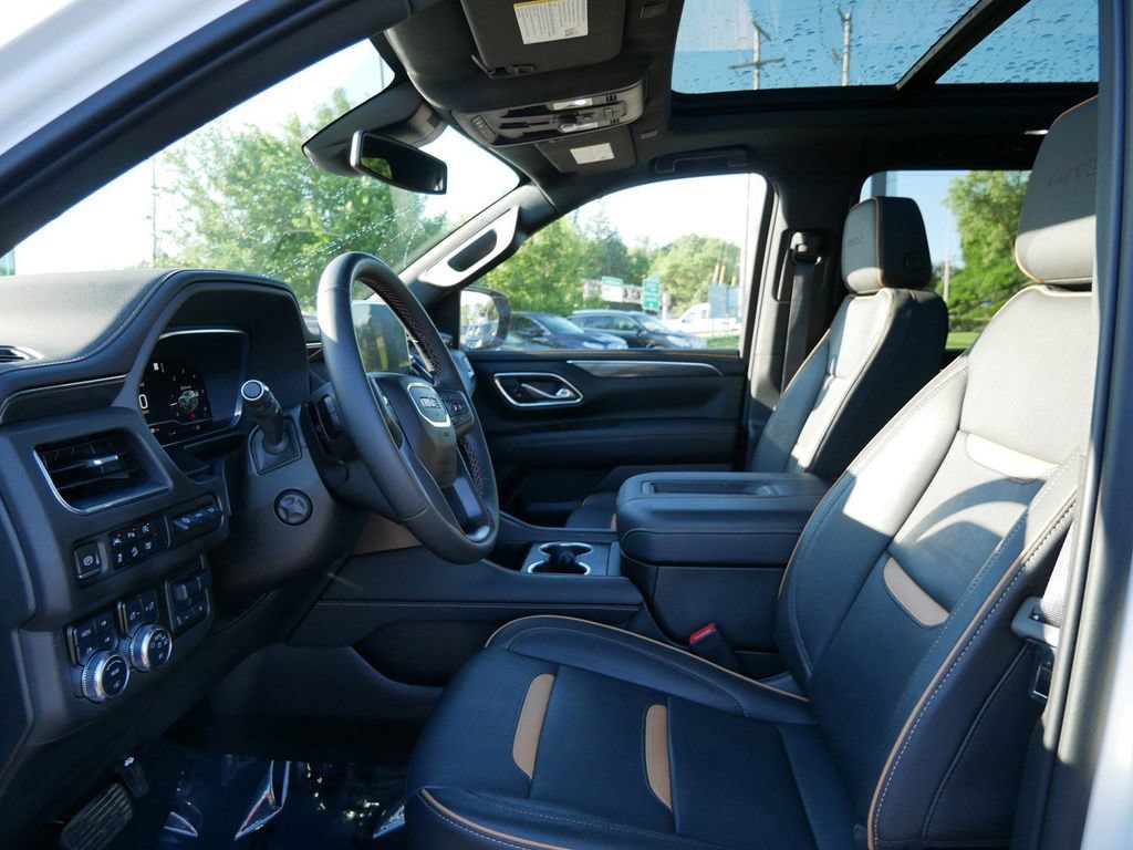 Used 2023 GMC Yukon XL AT4 w/ AT4 Premium Plus Package AWD/4WD image 9