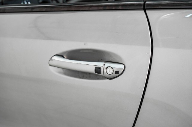 Used 2005 Mercedes-Benz SL 600 V12 AUTOMATIC NAVIGATION LEATH image 32