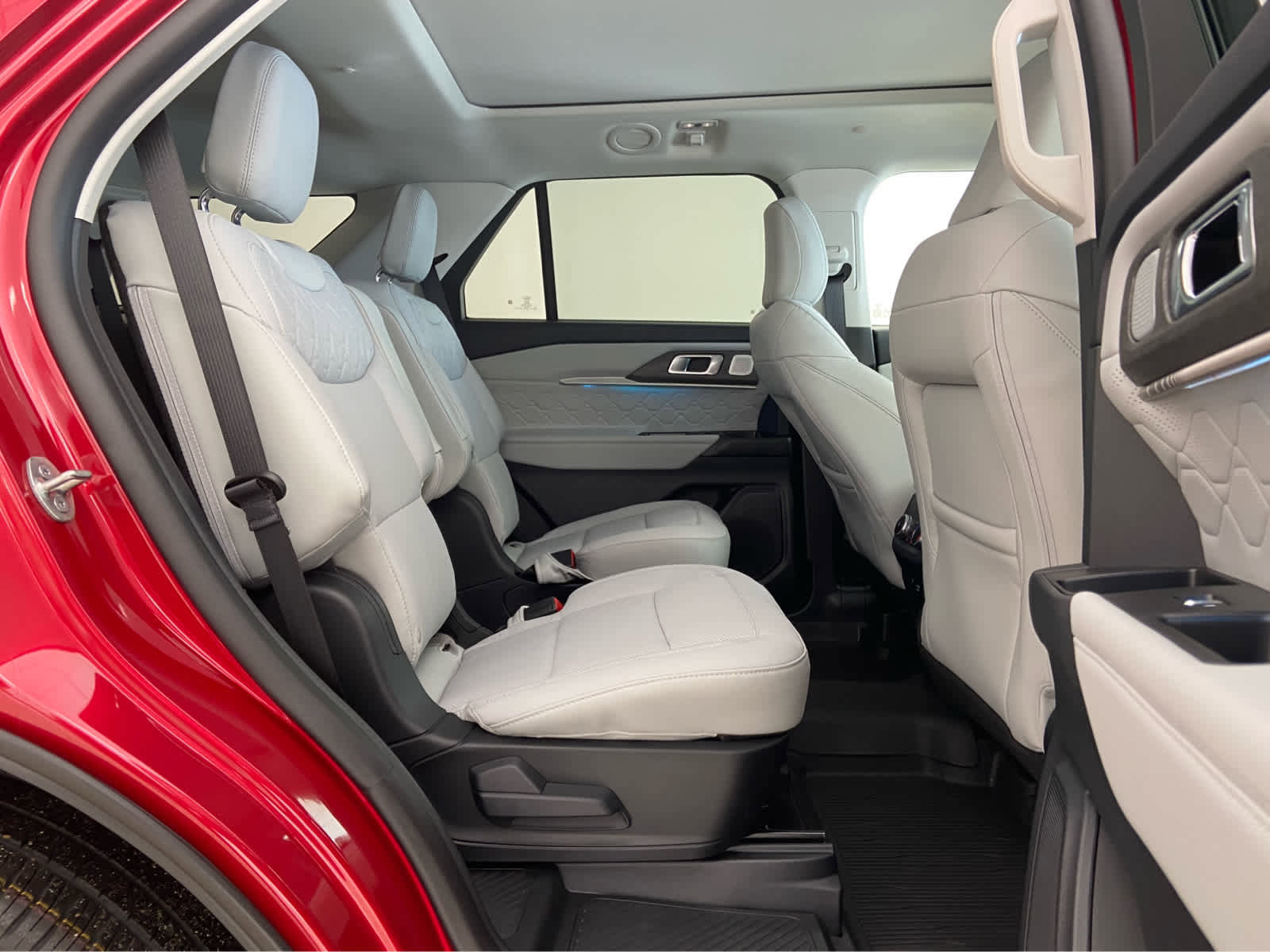 New 2026 Ford Explorer Platinum w/ LUX Leather Package image 17