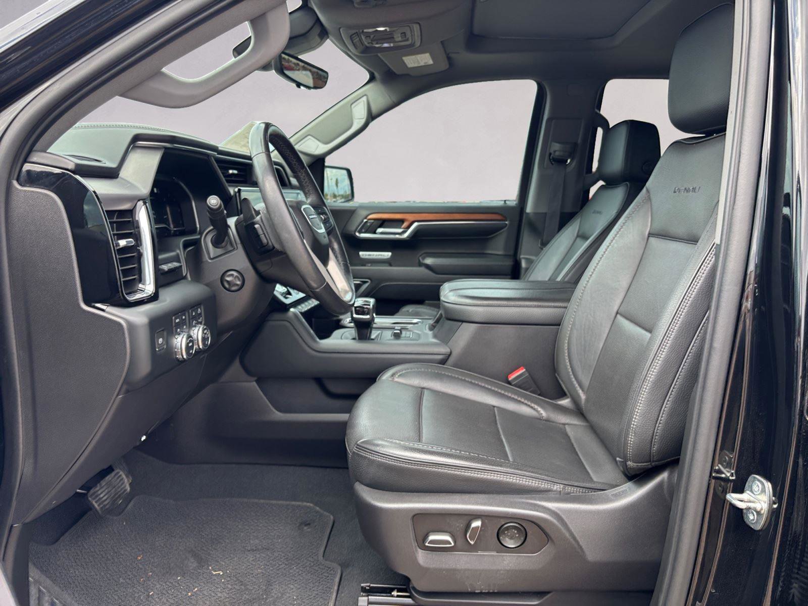 Used 2023 GMC Sierra 1500 Denali w/ Denali Reserve Package image 9