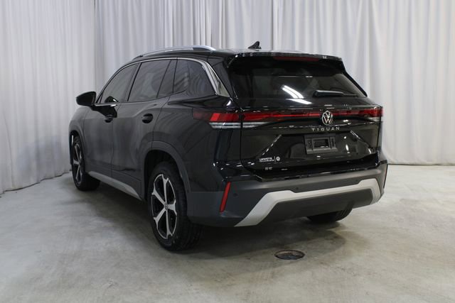 Used 2025 Volkswagen Tiguan SE FWD image 21