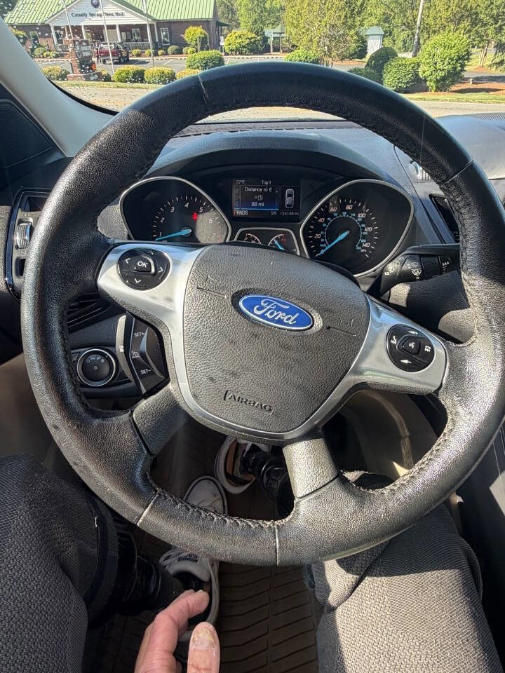 Used 2015 Ford Escape Titanium w/ Equipment Group 301A FWD image 16