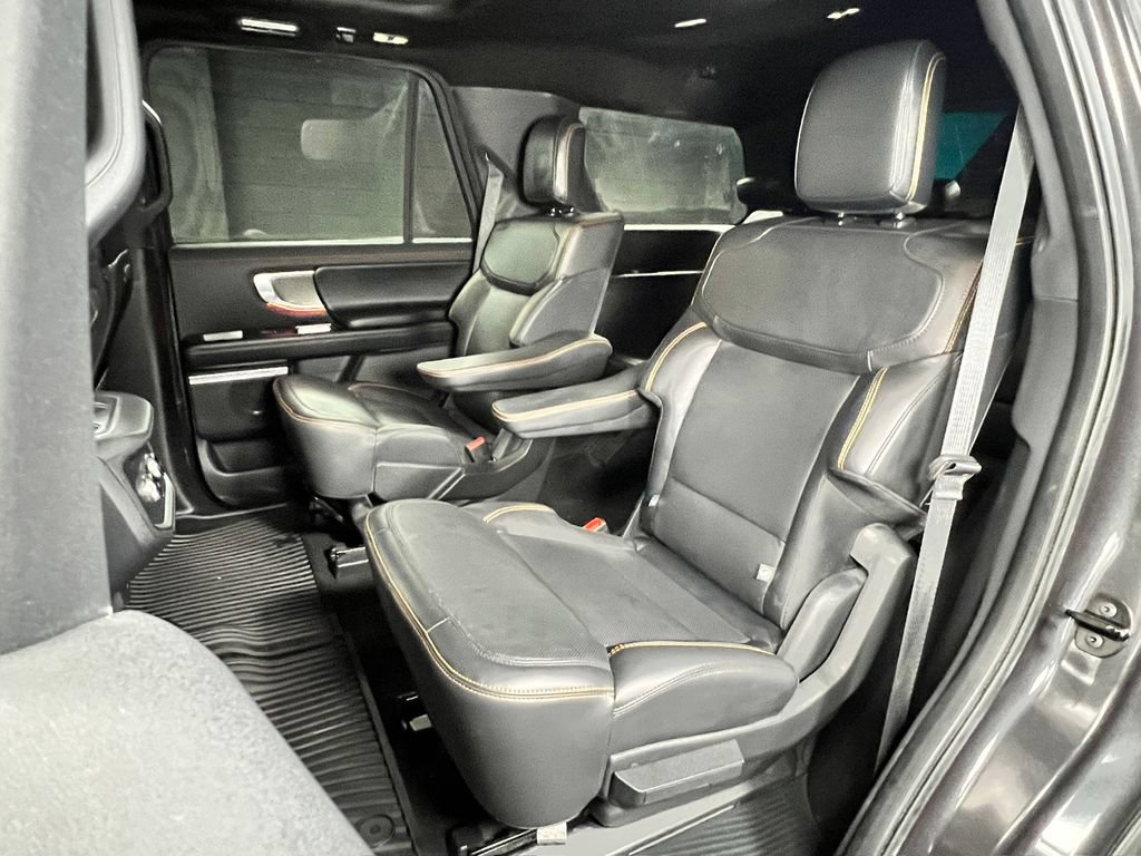 Used 2025 Ford Expedition Tremor AWD/4WD image 19