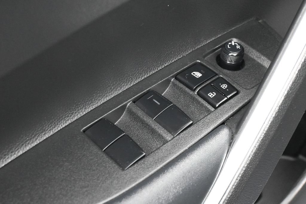 Used 2022 Toyota Corolla Cross LE w/ Moonroof Package FWD image 14