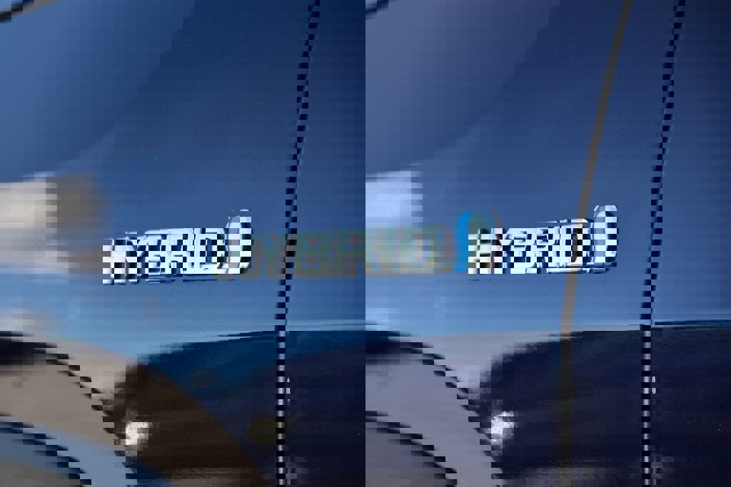 Used 2021 Toyota RAV4 XLE Premium image 8