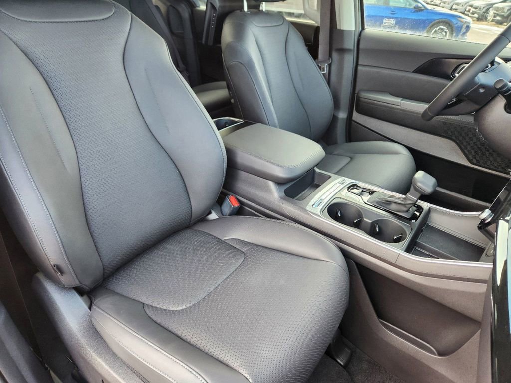 New 2025 Kia Carnival SX Prestige image 14