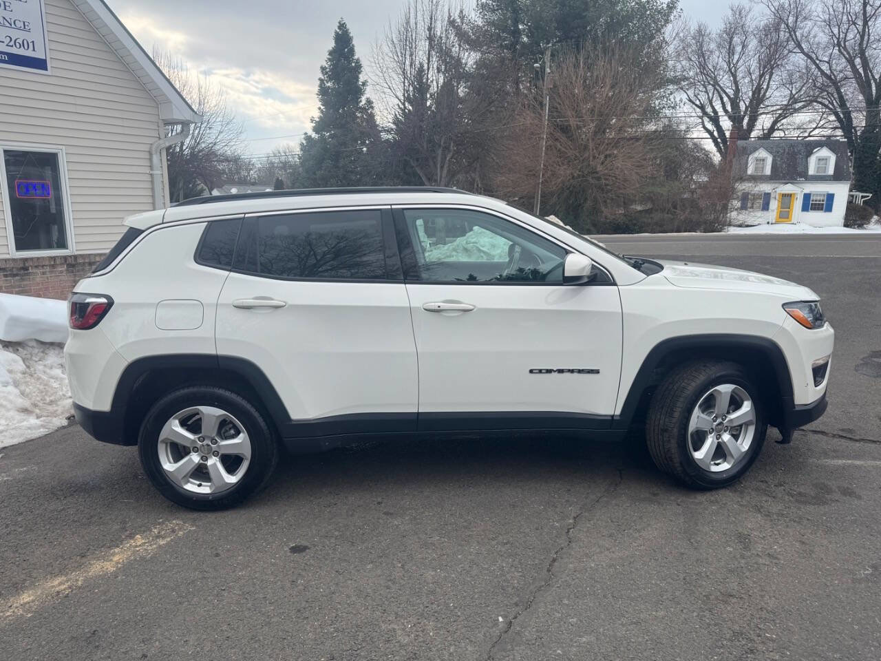 Used 2019 Jeep Compass Latitude w/ Cold Weather Group image 8
