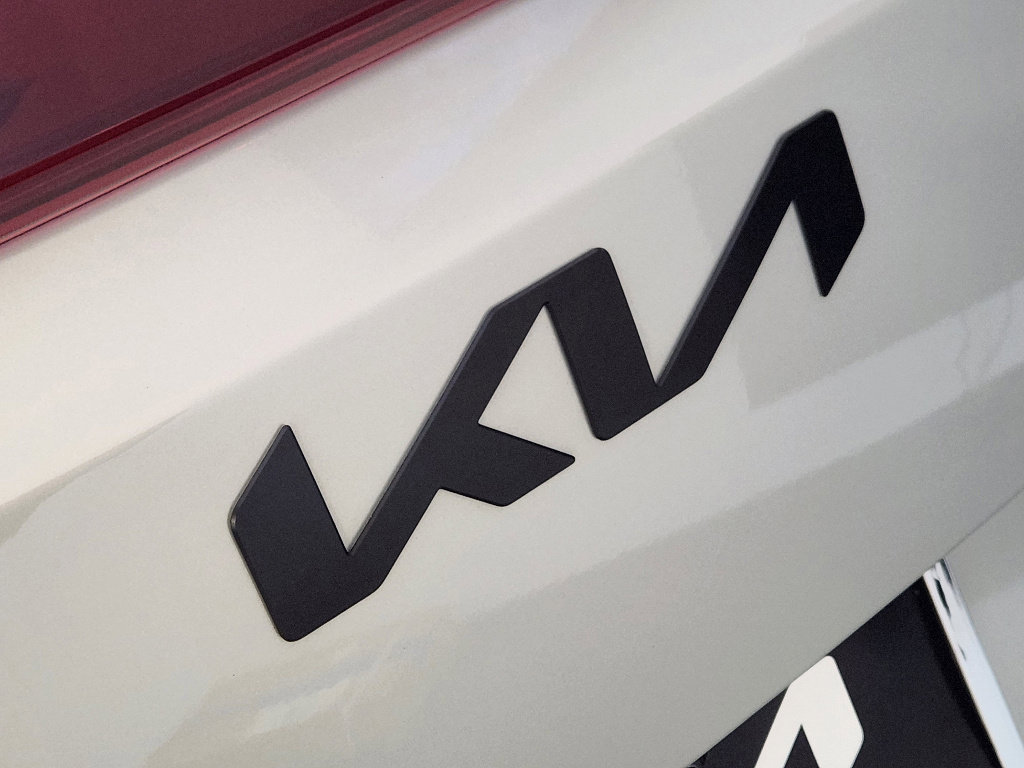 New 2026 Kia Carnival SX w/ SX Dark Edition Package image 7