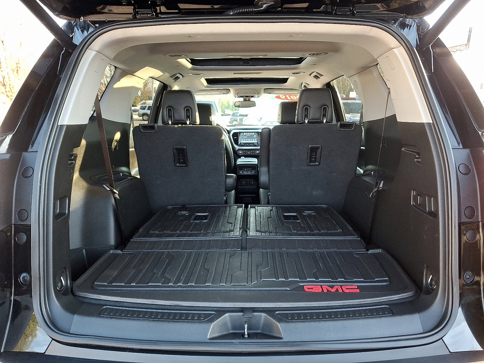 Used 2019 GMC Acadia SLT w/ LPO, Floor Liner Package image 31