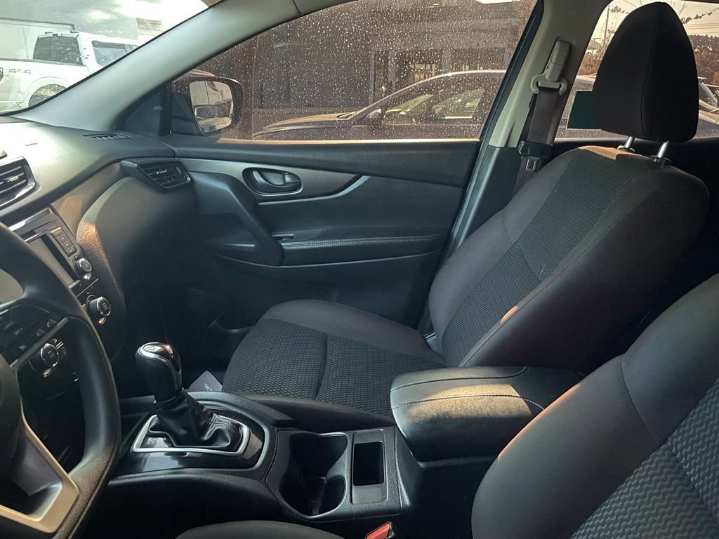 Used 2022 Nissan Rogue Sport S FWD image 5