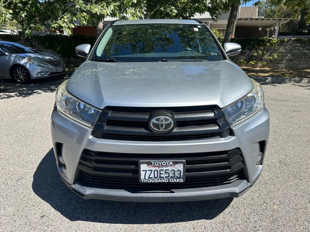 Used 2017 Toyota Highlander SE FWD image 8