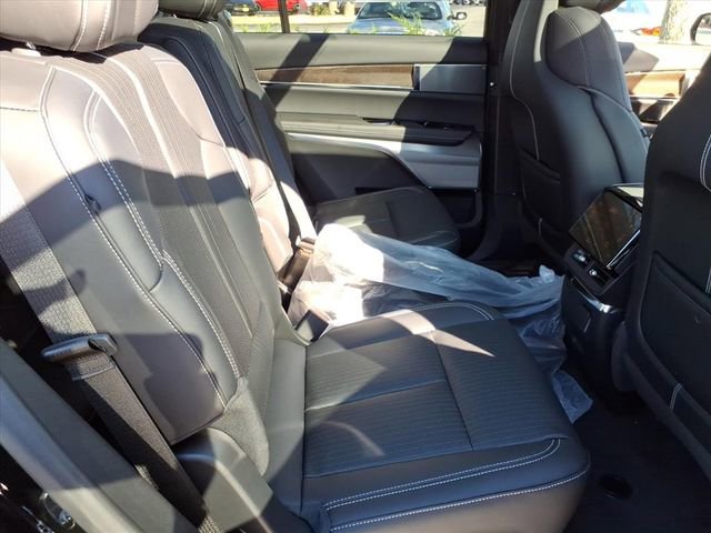 New 2026 Cadillac Vistiq Sport image 22